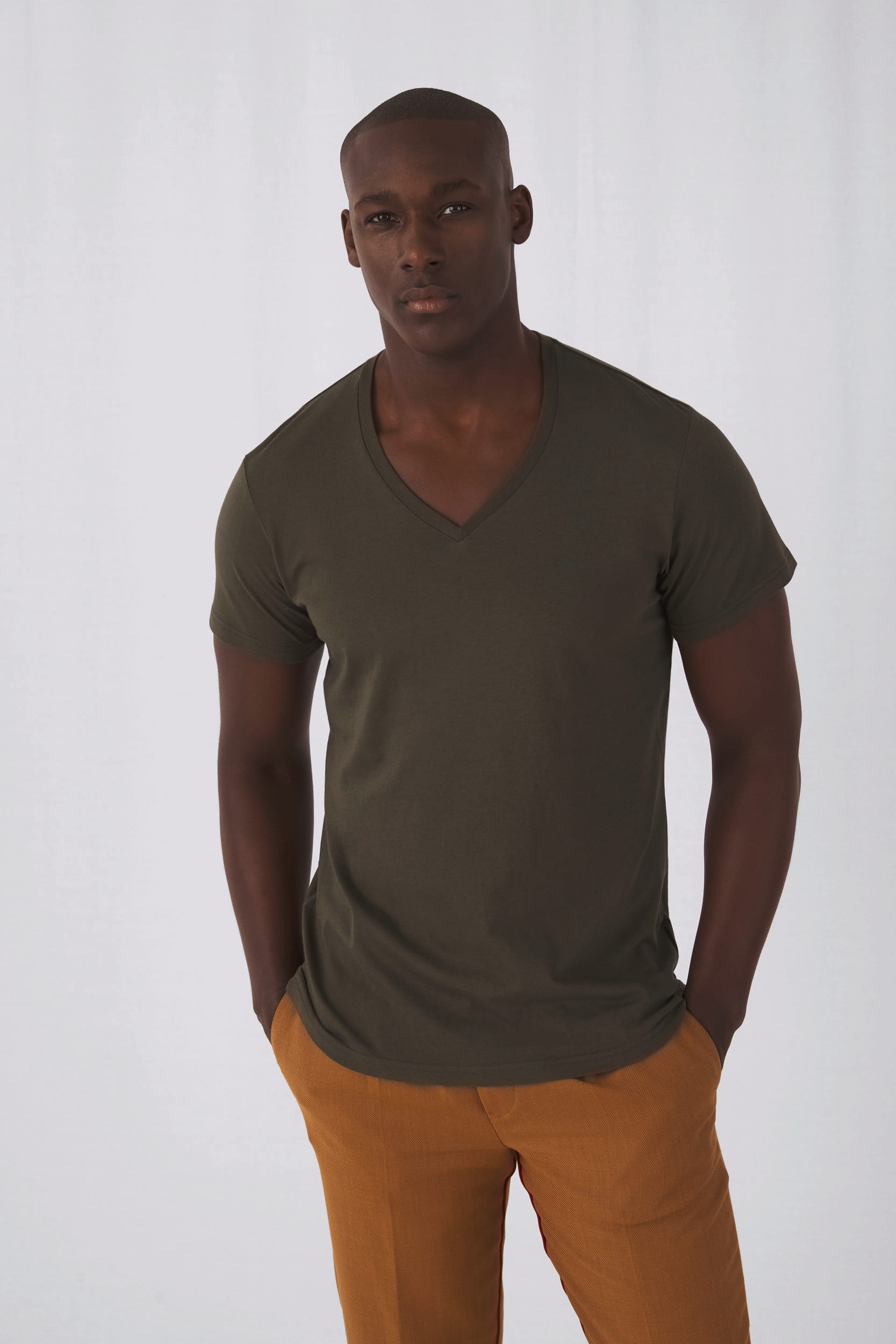 T-shirt BIO Inspire col V Homme — Photo produit
