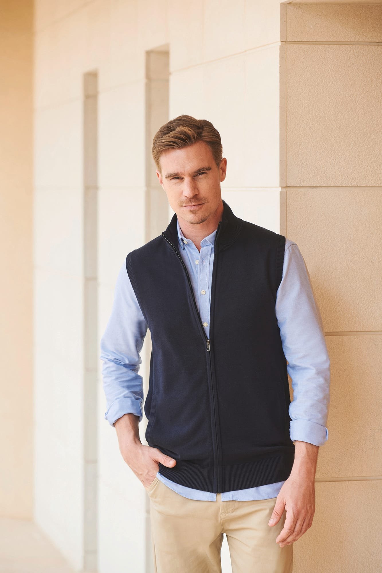 Pull zippé sans manches pour homme — Photo produit