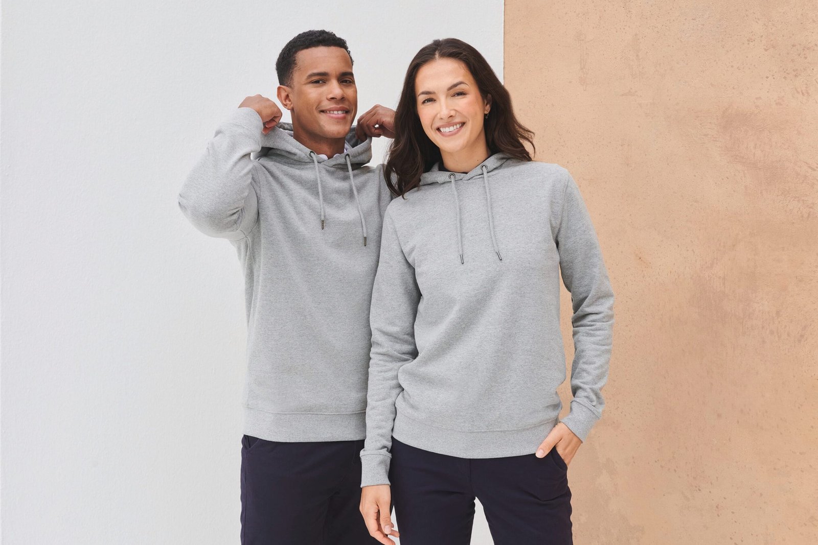 Sweat-shirt à capuche écoresponsable unisexe — Photo produit
