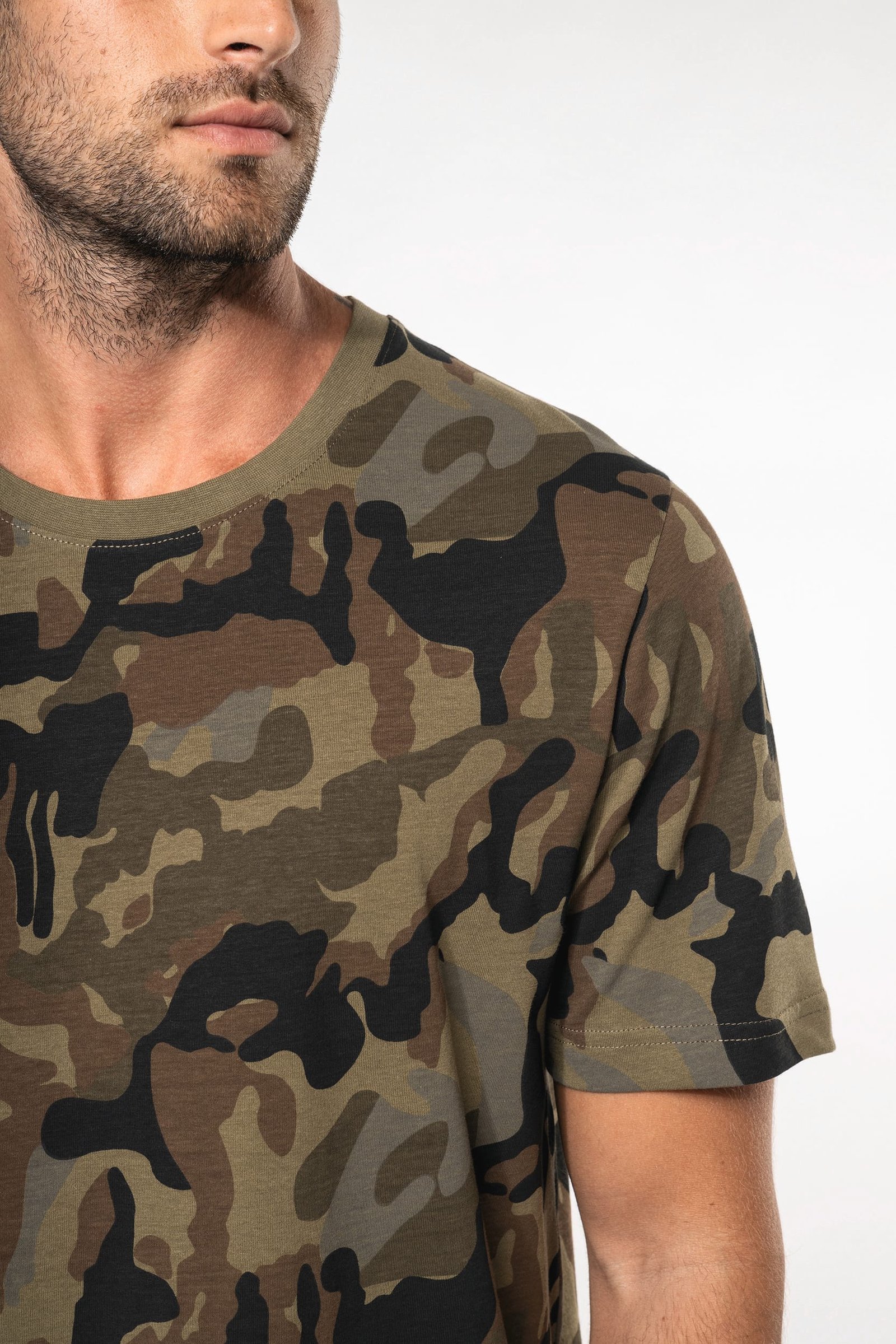 T-shirt camo manches courtes homme — Photo produit