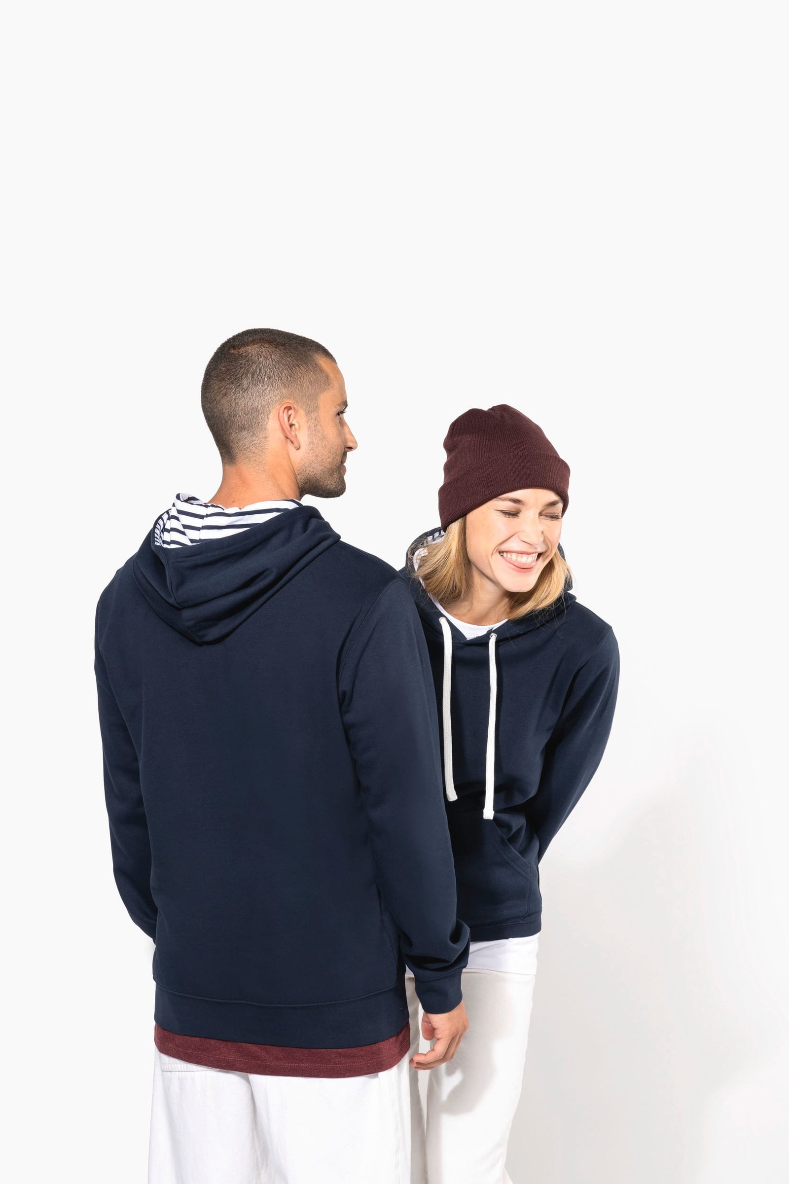 Sweat-shirt à capuche contrastée à motifs unisexe — Photo produit