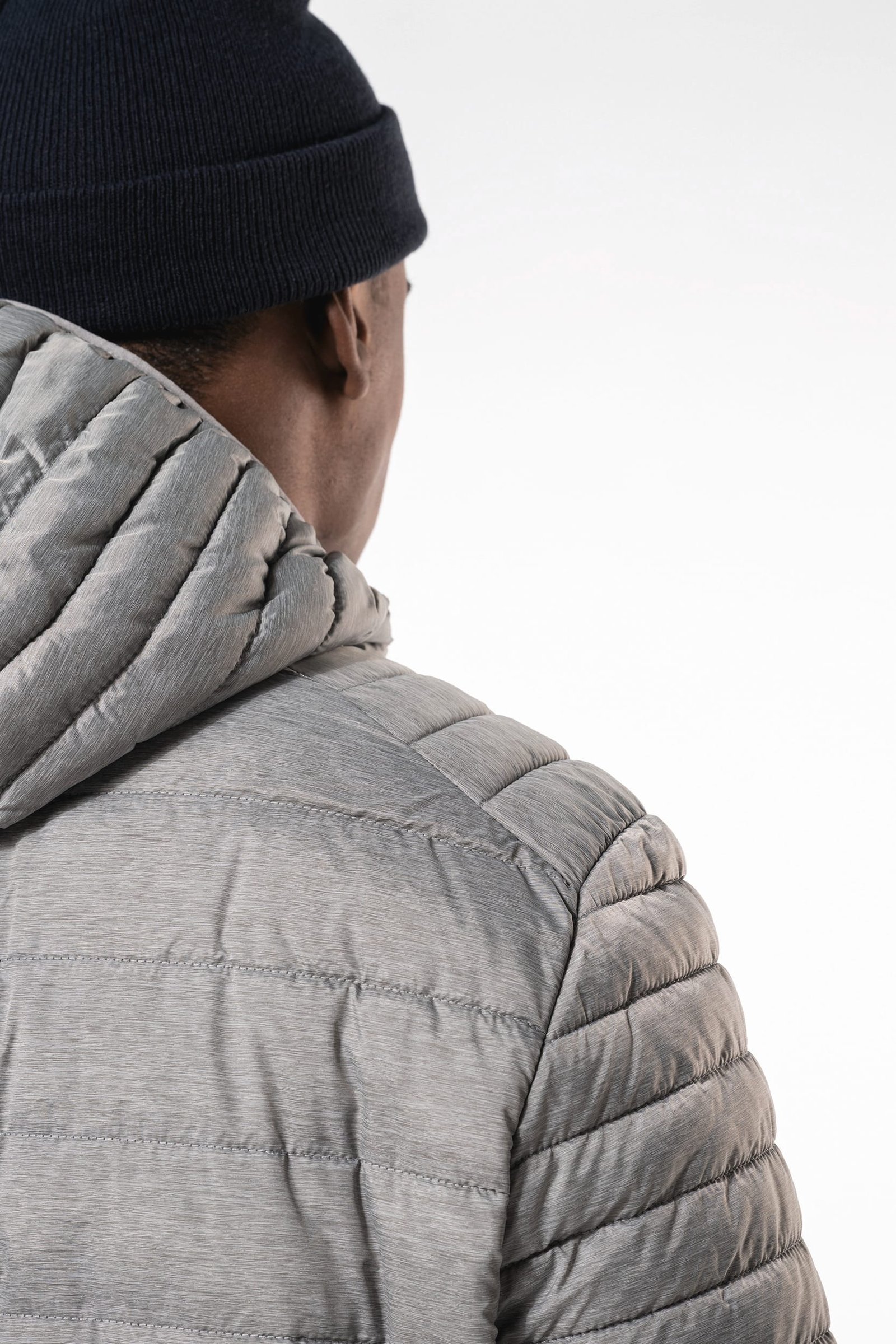 Doudoune légère capuche homme — Photo produit